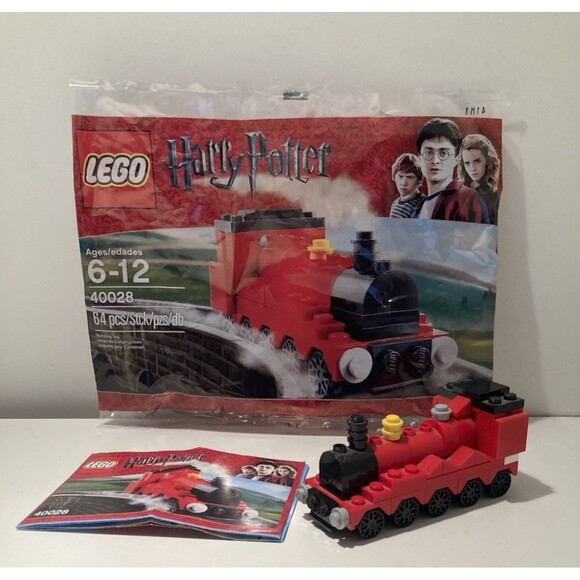 LEGO Harry Potter: Mini Hogwarts Express (40028) Complete With Booklet - Picture 3 of 11
